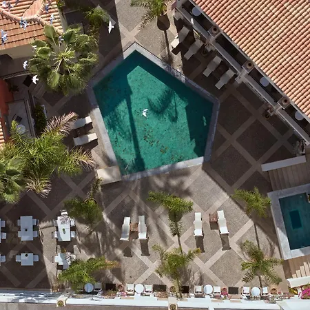 Grecotel Plaza House Hotell
