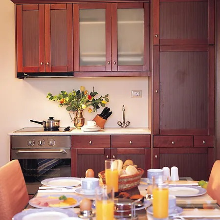 Grecotel Plaza House Szálloda