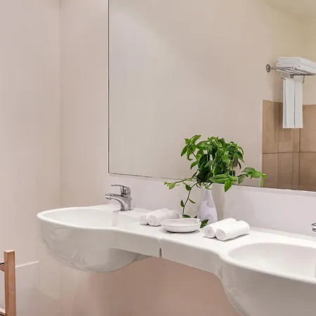 Grecotel Plaza House Hotel 4*