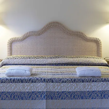 Grecotel Plaza House 호텔 레팀노