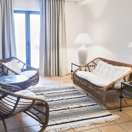 Grecotel Plaza House 4* 레팀노