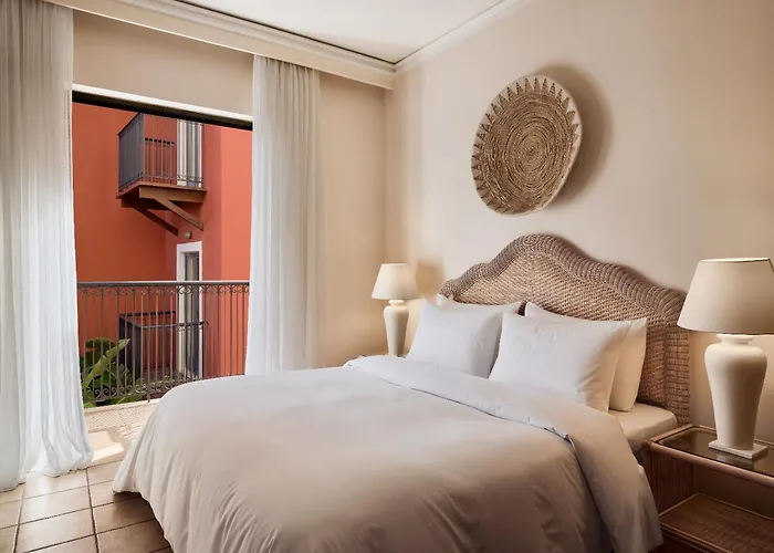 Grecotel Plaza House