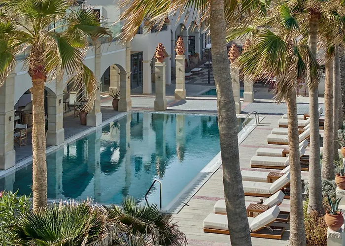 Grecotel Plaza House מלון