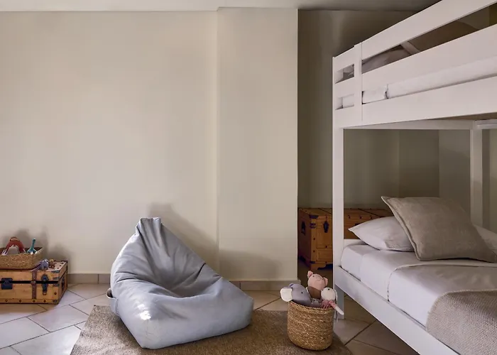 Grecotel Plaza House מלון 4*