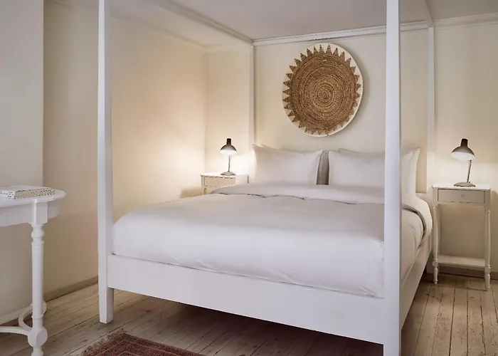 מלון Grecotel Plaza House