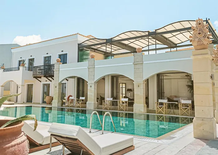 מלון Grecotel Plaza House 4*