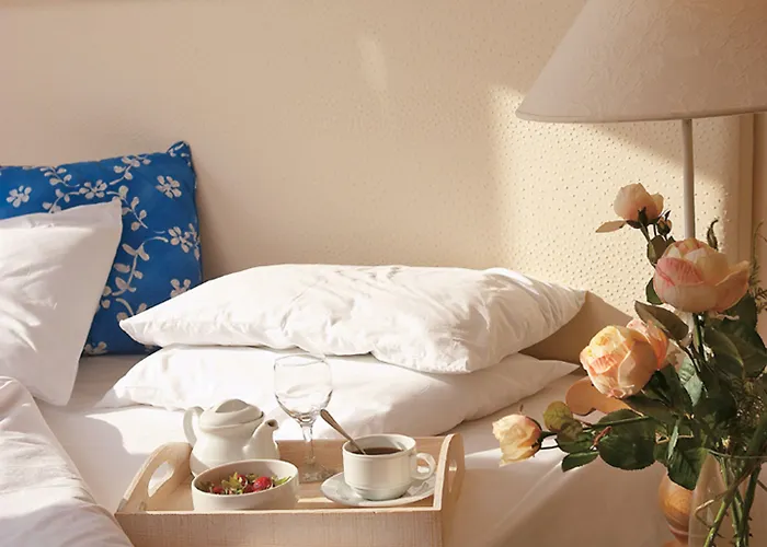 Grecotel Plaza House מלון