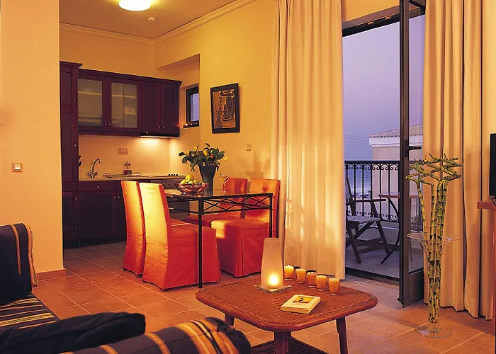 Grecotel Plaza House 4* העיירה רתימנו