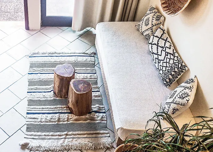 מלון Grecotel Plaza House